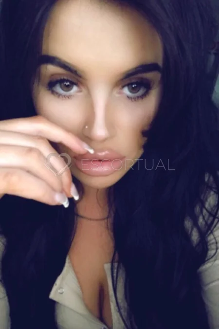 Brooke - 07881775395 3