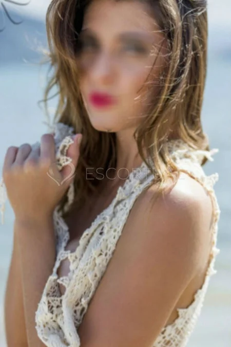 Dee Exclusive - 07881775395 3