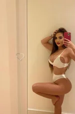 Escort NICOLE - Birmingham 4