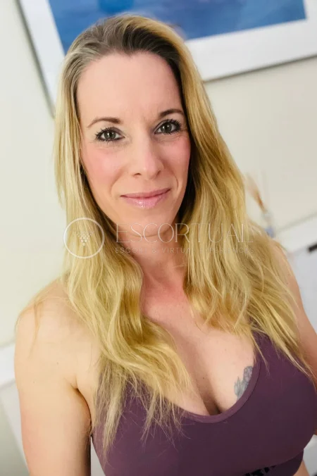 Escort Catherine - London 1