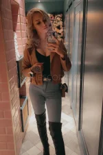 Escort Darcy - London 14