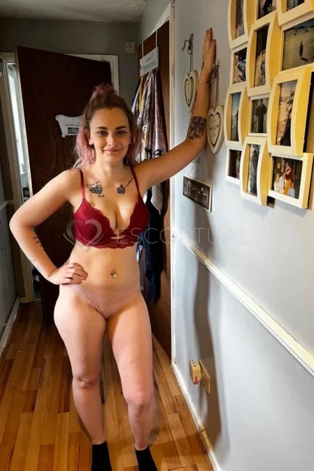 Escort Rosie - Milton Keynes 2