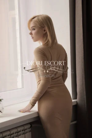 Sexcy Elissa - Girl London escort