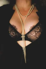 Independent Miss Amélie - 0406668022 9