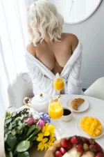 Independent Victoria Winston - 0401265776 8