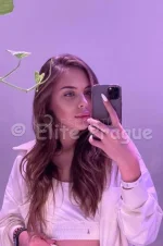 Mia - 723189681 4