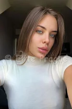 Mia - 723189681 9